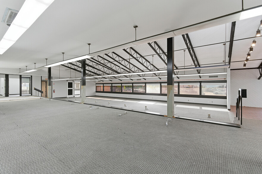 More Photos Of 2943-2947 Foothill Blvd, La Crescenta Medical For Lease