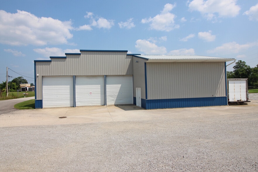 More Photos Of 309 Diamond Ave, Columbia City Industrial For Sale