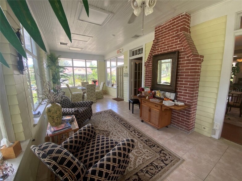 More Photos Of 606 E Oak St, Arcadia Hospitality For Sale