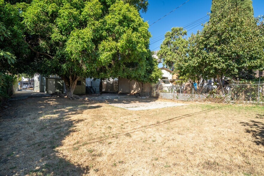 More Photos Of 4832 York Blvd, Los Angeles Office For Sale