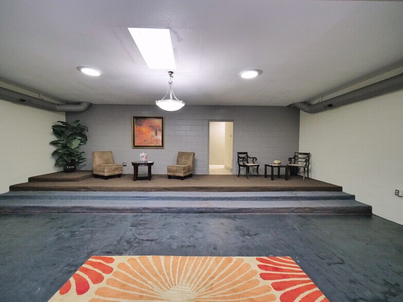 More Photos Of 9614-9616 MacArthur Blvd, Oakland Specialty For Sale