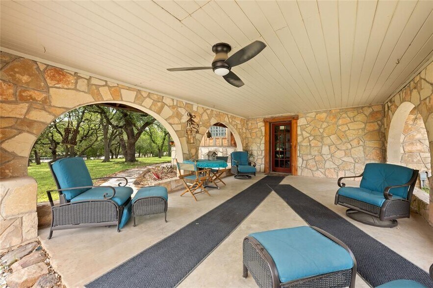 More Photos Of 704 FM 2325, Wimberley Office For Sale
