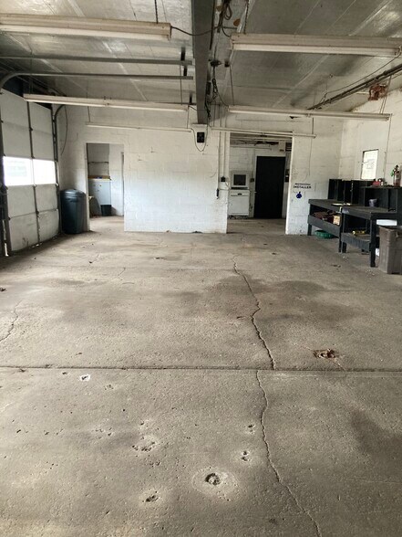 More Photos Of 2288 William St, Cheektowaga Service For Sale