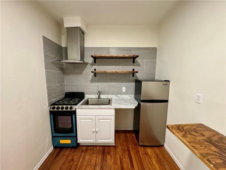 More Photos Of 533 9th Ave, New York Apartments For Sale