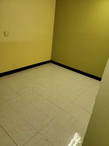 More Photos Of 3265 W Armitage Ave, Chicago Office Residential For Sale