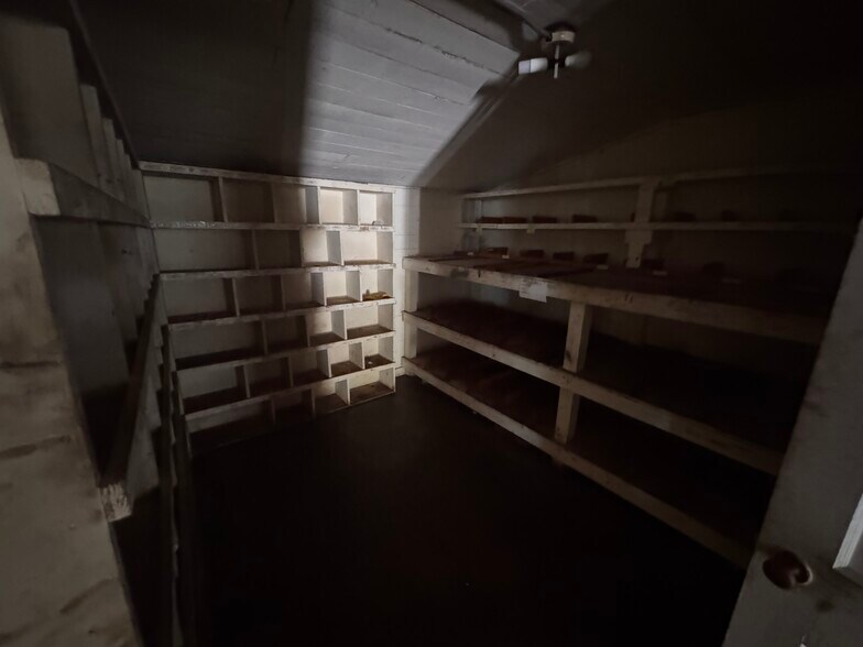 More Photos Of 21076 US Highway 45, Citronelle Manufacturing For Sale