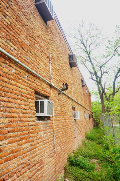 More Photos Of 2121 Kirk St, Houston Hotel For Sale
