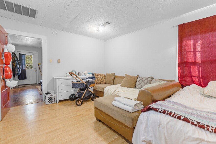 More Photos Of 304 W Wheat St, Woodville Specialty For Sale