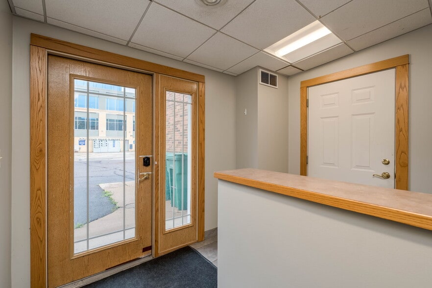 More Photos Of 110 S Broad St, Mankato Office For Lease
