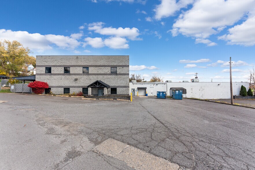 More Photos Of 501 Locust Ave, Fairmont Freestanding For Sale