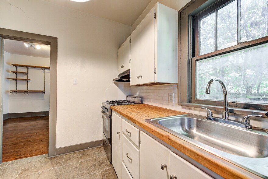 More Photos Of 408 Chautauqua Ave, Norman Multifamily For Sale
