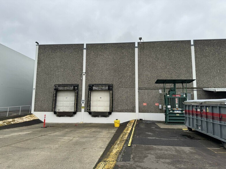 More Photos Of 14200 SW 72nd Ave, Portland Warehouse For Sale