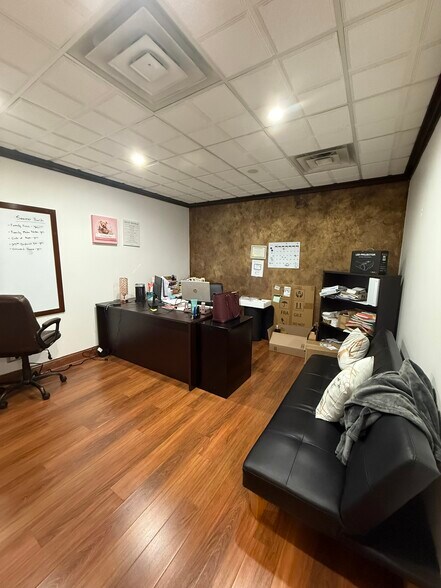 More Photos Of 2715 N Central Ave, Chicago Medical For Lease