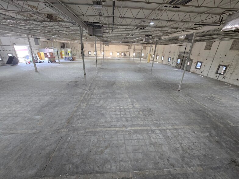 More Photos Of 2140 W Washington St, Orlando Warehouse For Lease