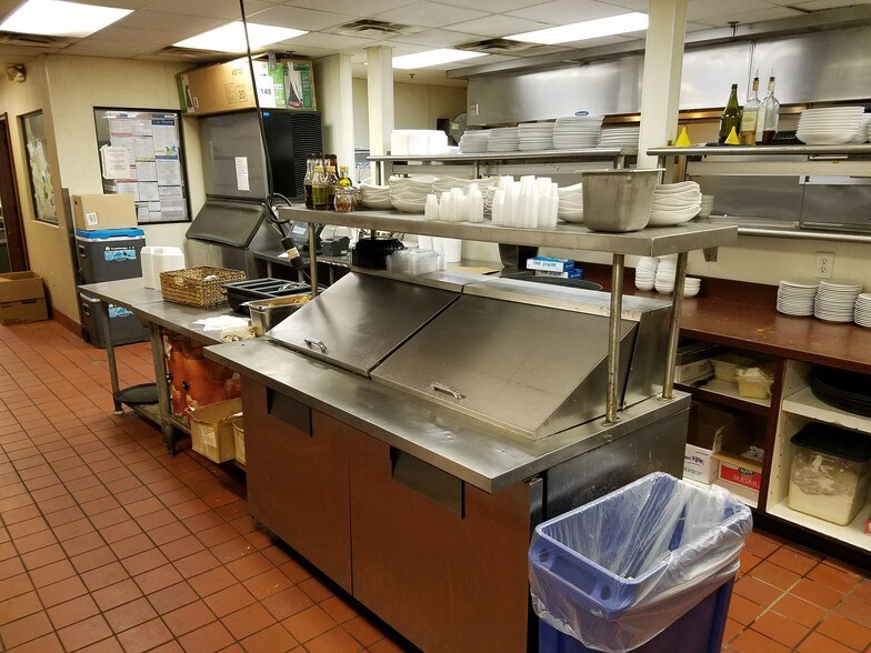 More Photos Of 2900 S Orlando Dr, Sanford Restaurant For Lease