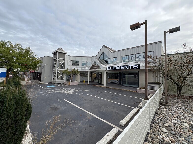 More Photos Of 1032 Austin Ave, Coquitlam Storefront Retail Office For Sale
