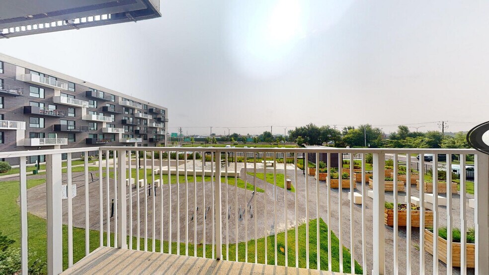 More Photos Of 8405 Pl Saint-Charles, Brossard Apartments For Lease