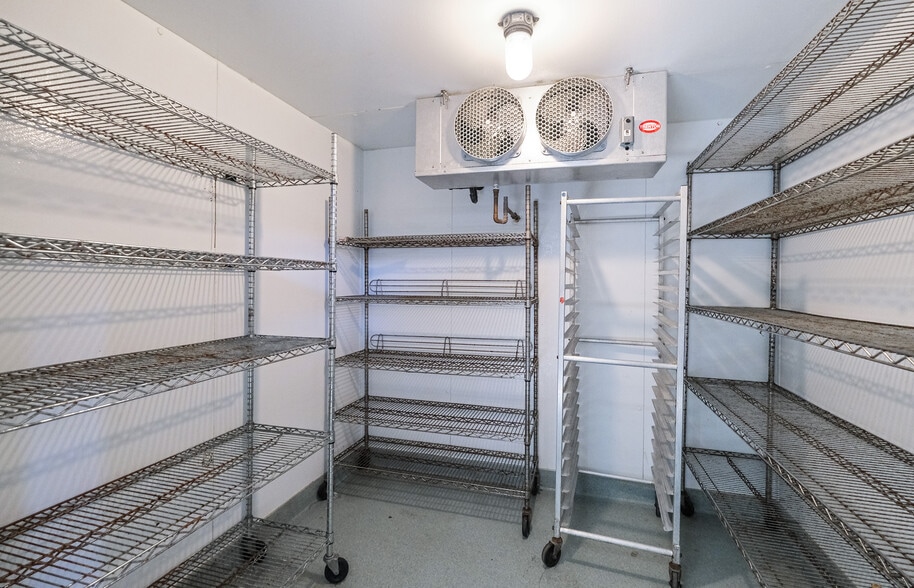 More Photos Of 111 E Haley St, Santa Barbara Warehouse For Sale