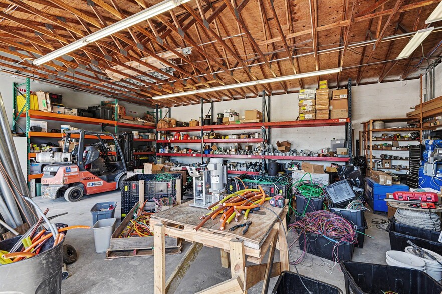 More Photos Of 2012 Aurora Rd, Melbourne Service For Lease