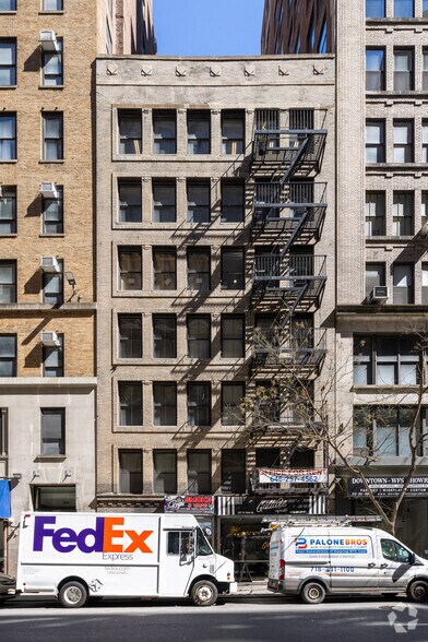 More Photos Of 247 W 36th St, New York Office For Lease