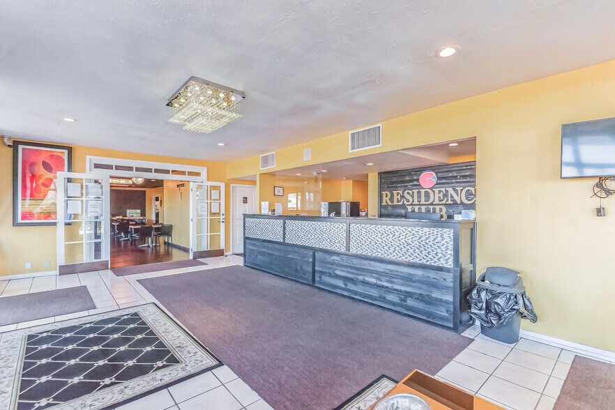 More Photos Of 4655 Highway 90, Marianna Hotel For Sale