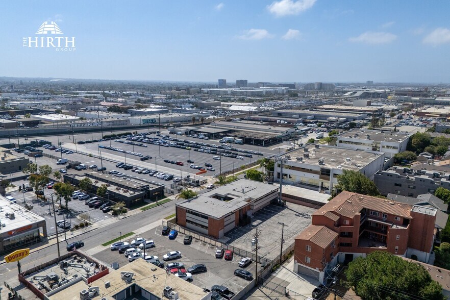 More Photos Of 8621 Bellanca Ave, Los Angeles Office For Lease