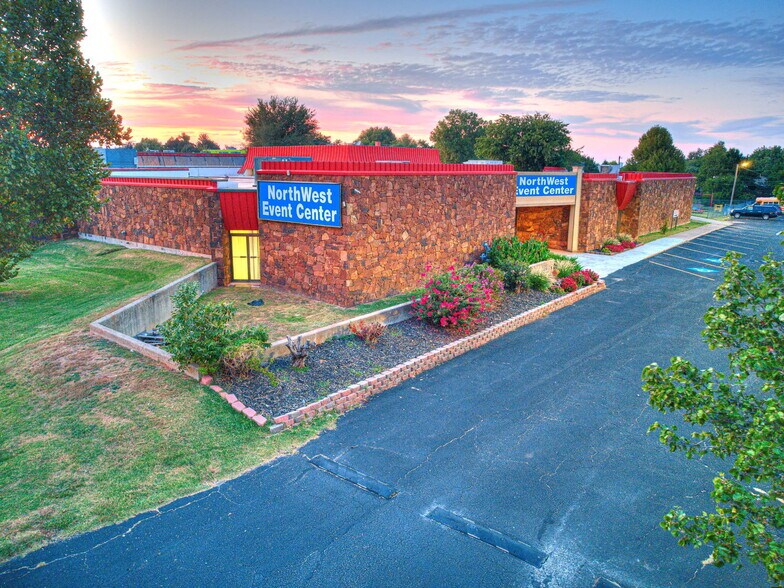 More Photos Of 6009 NW Expressway St, Oklahoma City Specialty For Sale
