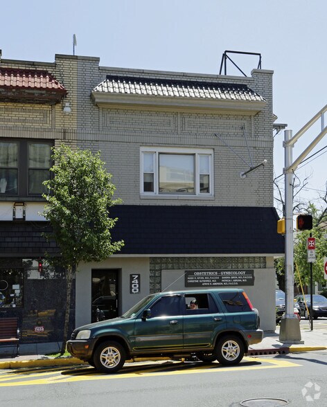 More Photos Of 7400 Bergenline Ave, North Bergen Office For Lease