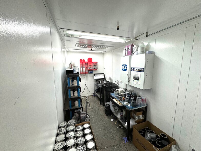 More Photos Of 5 Franklin St, Whitman Auto Repair For Sale