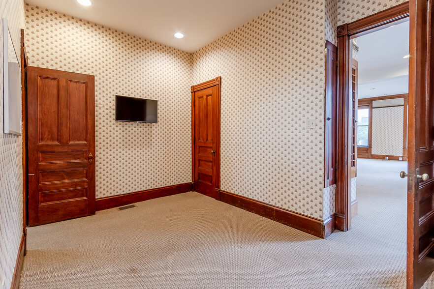 More Photos Of 25 Harvard St, Worcester Office For Lease