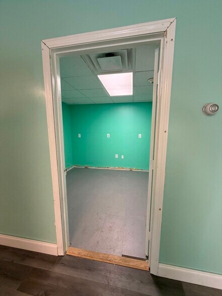 More Photos Of 40-82 N Main St, Pascoag Unknown For Lease