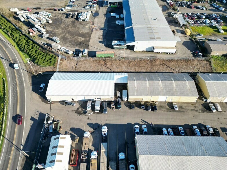 Primary Photo Of 7410 SE Johnson Creek Blvd, Portland Warehouse For Lease