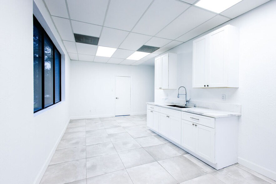 More Photos Of 8225 Westglen Dr, Houston Office For Sale