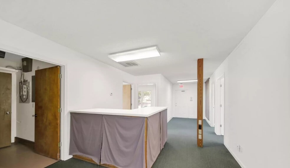 More Photos Of 209 W Barr St, Lancaster Office For Sale