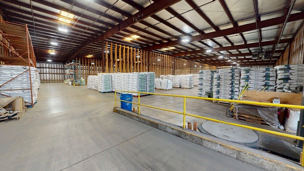 More Photos Of 2919 Packers Ave, Madison Warehouse For Lease