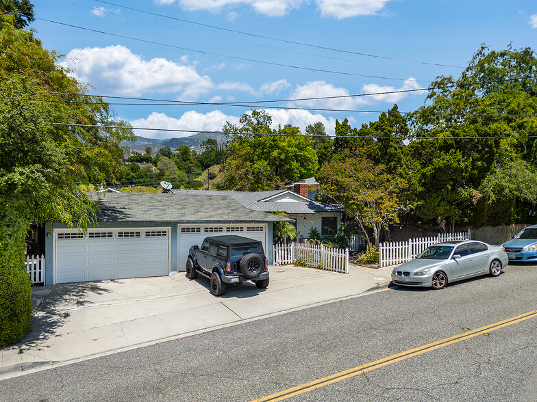 Primary Photo Of 3644 Stancrest Dr, Glendale Apartments For Sale