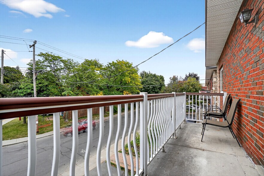 More Photos Of 31 Rue Northview, Montréal-Ouest Multifamily For Sale