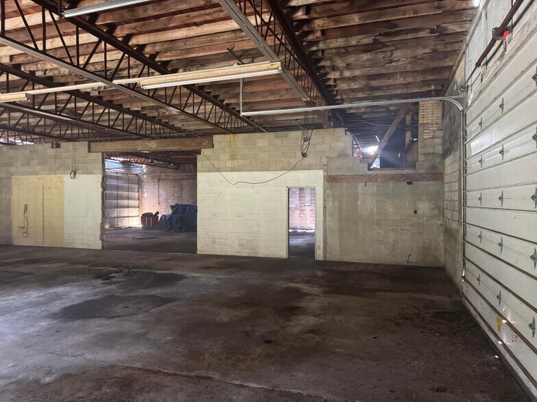 More Photos Of 5860 W Saginaw Rd, Coleman General Retail For Sale