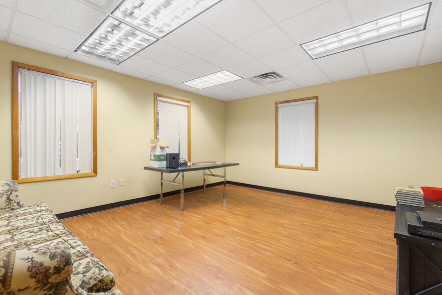 More Photos Of 2622 South Ave, Wappingers Falls Office For Sale