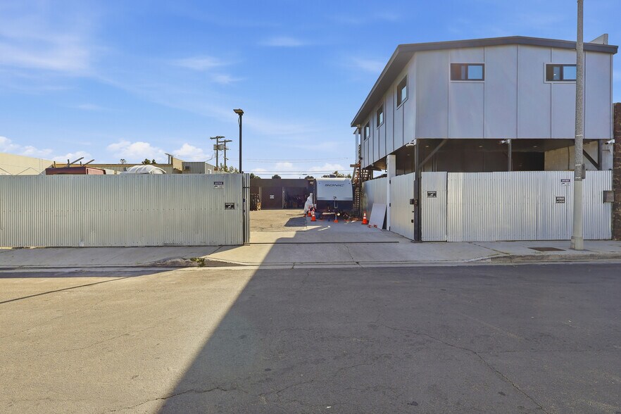 Primary Photo Of 1040 251st St, Harbor City Industrial For Sale