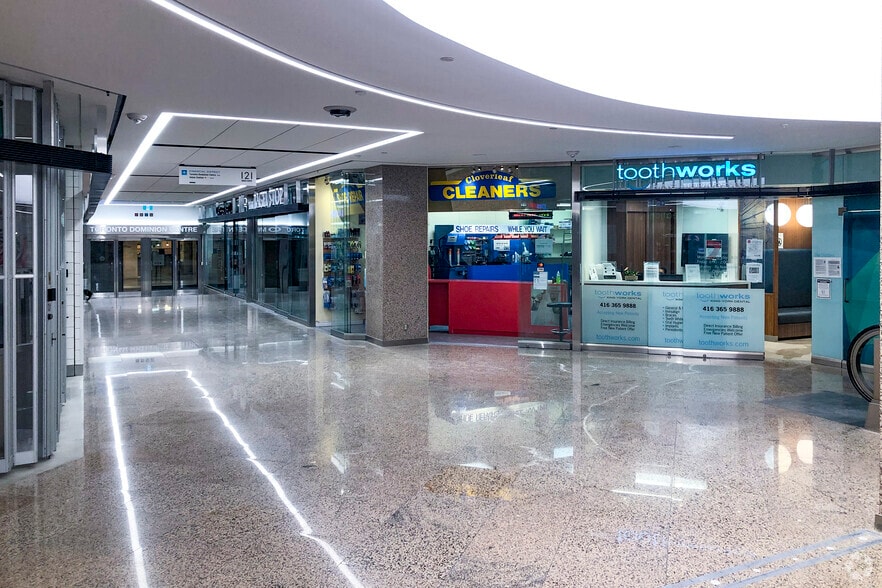 More Photos Of 121 King St W, Toronto Storefront For Lease