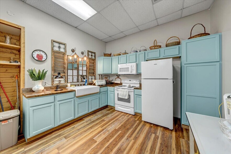 More Photos Of 106 W Laurel St, Scottsboro Office Residential For Sale