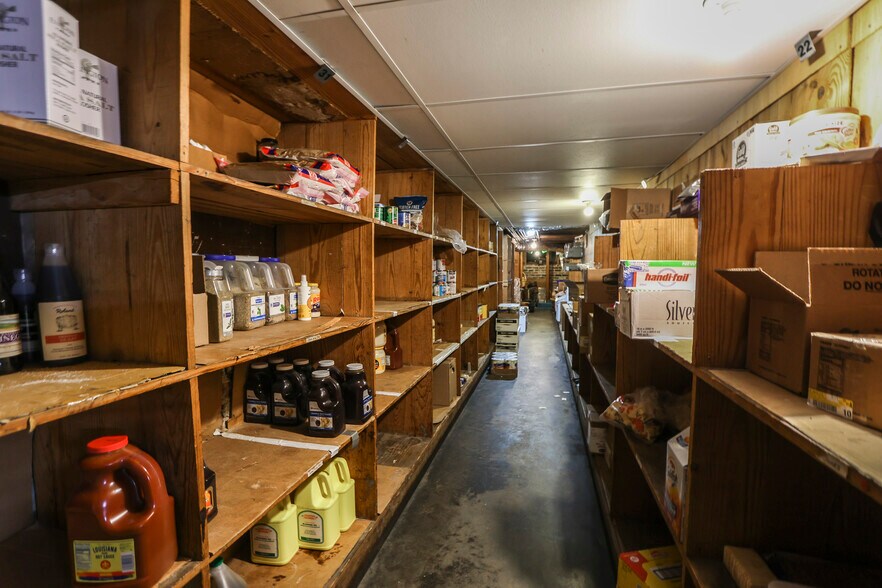 More Photos Of 1024 Noble St, Anniston Storefront Retail Office For Sale