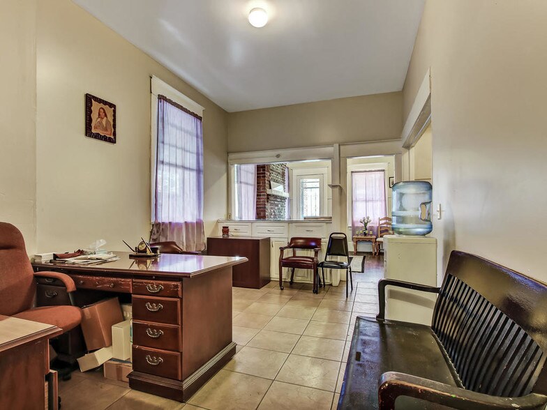 More Photos Of 525 Beaver St, Jacksonville Cemetery Mausoleum For Lease