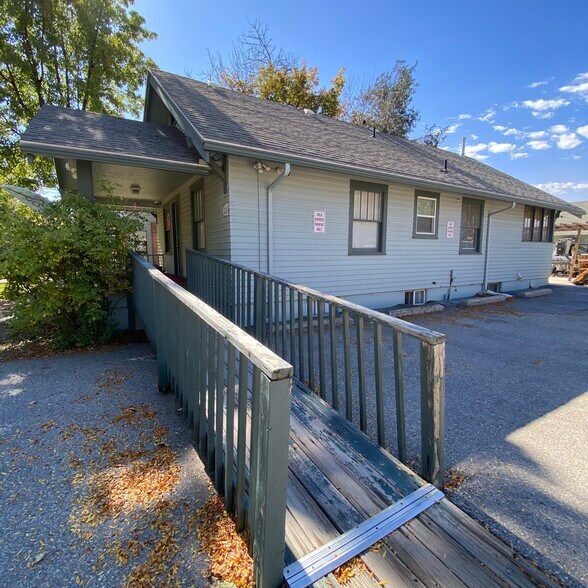 More Photos Of 1403 N Main St, Meridian Office For Sale