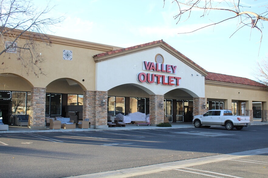 More Photos Of 1778-1950 W Florida Ave, Hemet Unknown For Lease