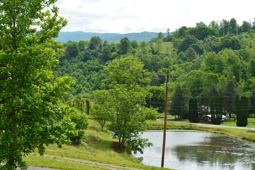 More Photos Of 6421 Highway 91 N, Laurel Bloomery Warehouse For Sale