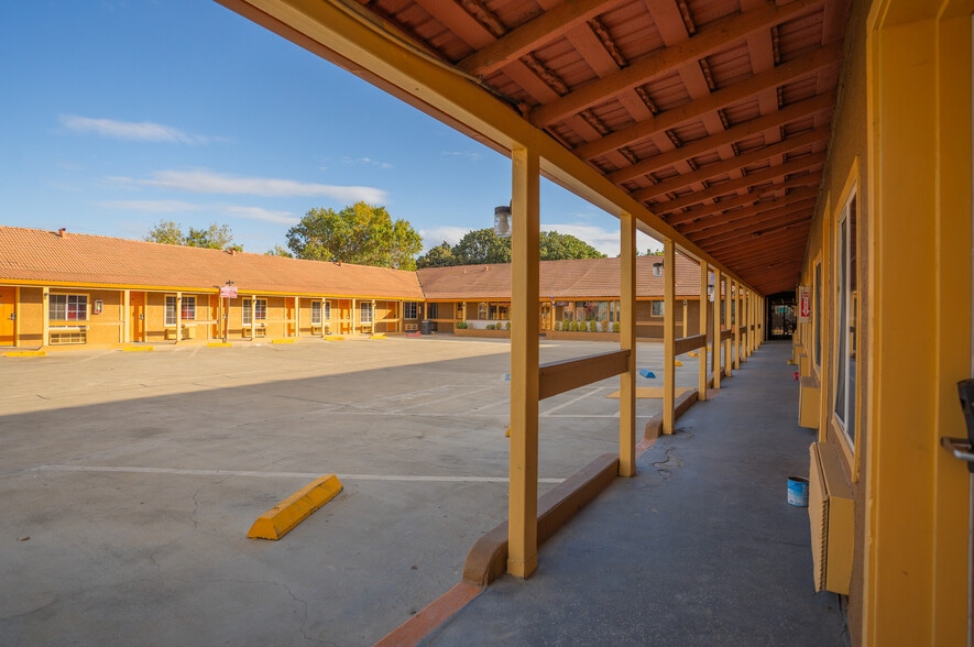 More Photos Of 2509 E Pacheco Blvd, Los Banos Hotel For Sale