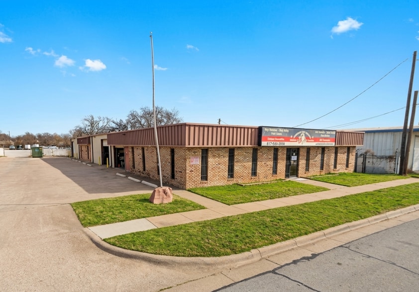 Primary Photo Of 401 Crowley Rd, Arlington Warehouse For Lease