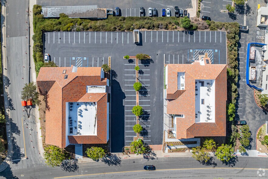 More Photos Of 5677 Oberlin Dr, San Diego Office For Sale